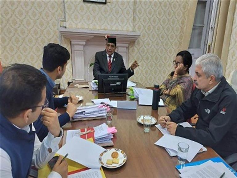 Himachal : 34 health institutions to be equipped with new CT scan machines soon : Col. Shandil