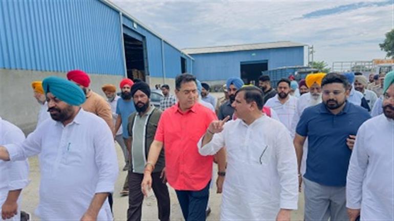 Rajya Sabha MP and Ministers come forward for hand holding of flood ravaged people of Dera Baba Nanak