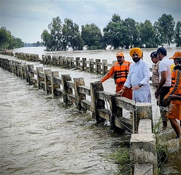 YES WE CARE..., relief efforts by MP Sanjay Singh & Cabinet Ministers touch hearts