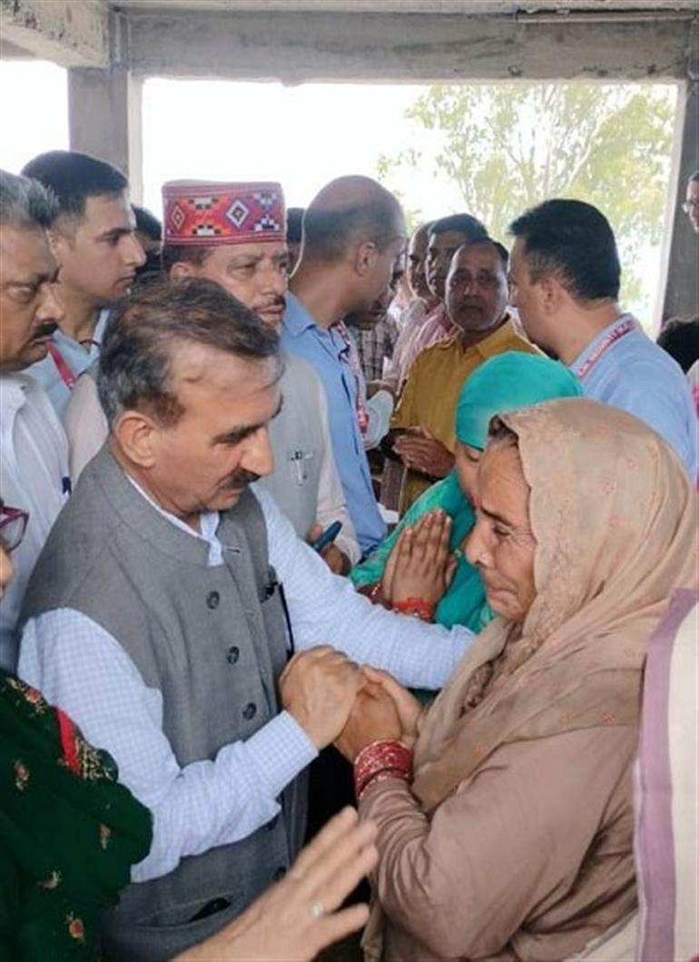 Himachal : CM visits disaster-affected areas in Sujanpur Constituency of Hamirpur