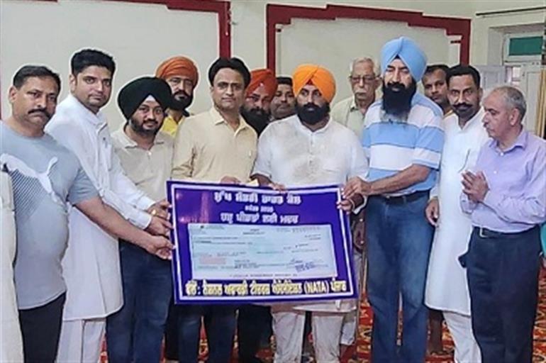 National awardee teachers donate 1.25lakh for flood relief to mark Teacher&39;s day