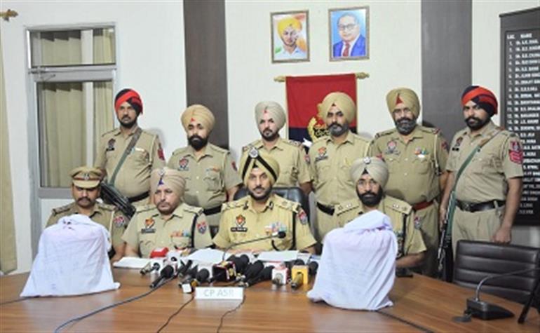 Notorious drug smuggler Soni among five held with 9.1Kg Heroin in Amritsar