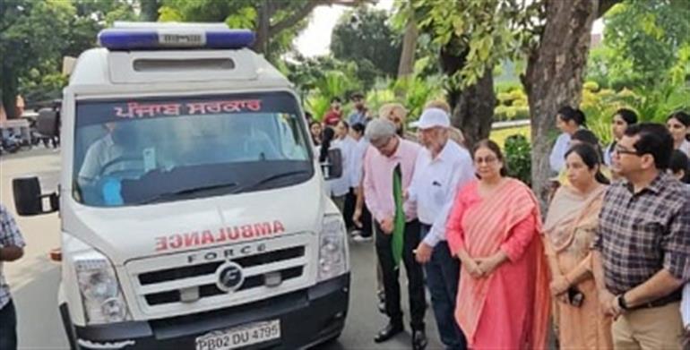 Punjab govt ramps up flood relief efforets with medical aid & infrastructure restoration