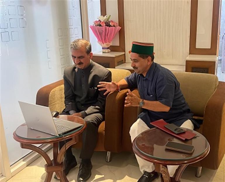 Himachal : CM inaugurates Robotic Surgery in RPGMC Tanda