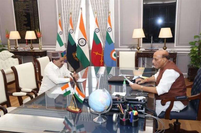 Himachal : Deputy Chief Whip Kewal Pathania calls on Union Defence Minister Rajnath Singh