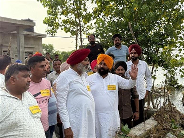 Harpal Cheema & Bains Visit Flood-Affected Areas, Condemn BJP for Politicising Tragedy