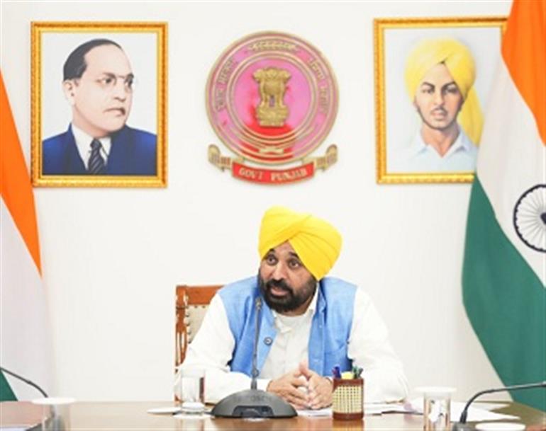 Ensure good health of human & cattle in flood affected areas : CM to officers