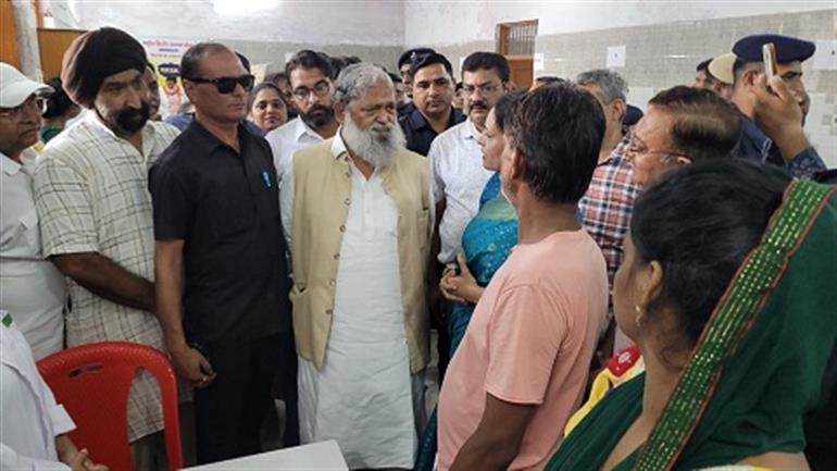 Blood Donation and Health Camps Witness Enthusiastic Public Participation in “Seva Pakhwada”- Vij