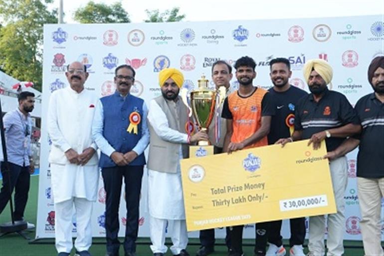 CM vows to restore pristine glory of hockey in the State