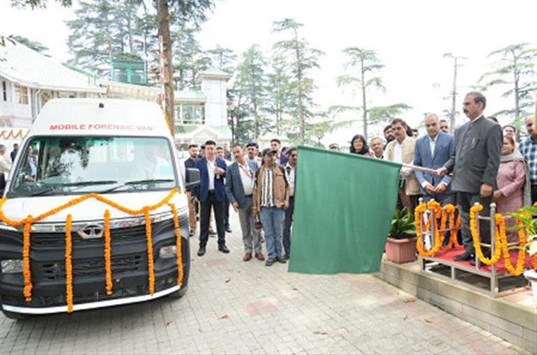 Himachal : CM flags-off six mobile forensic vans to strengthen crime investigation