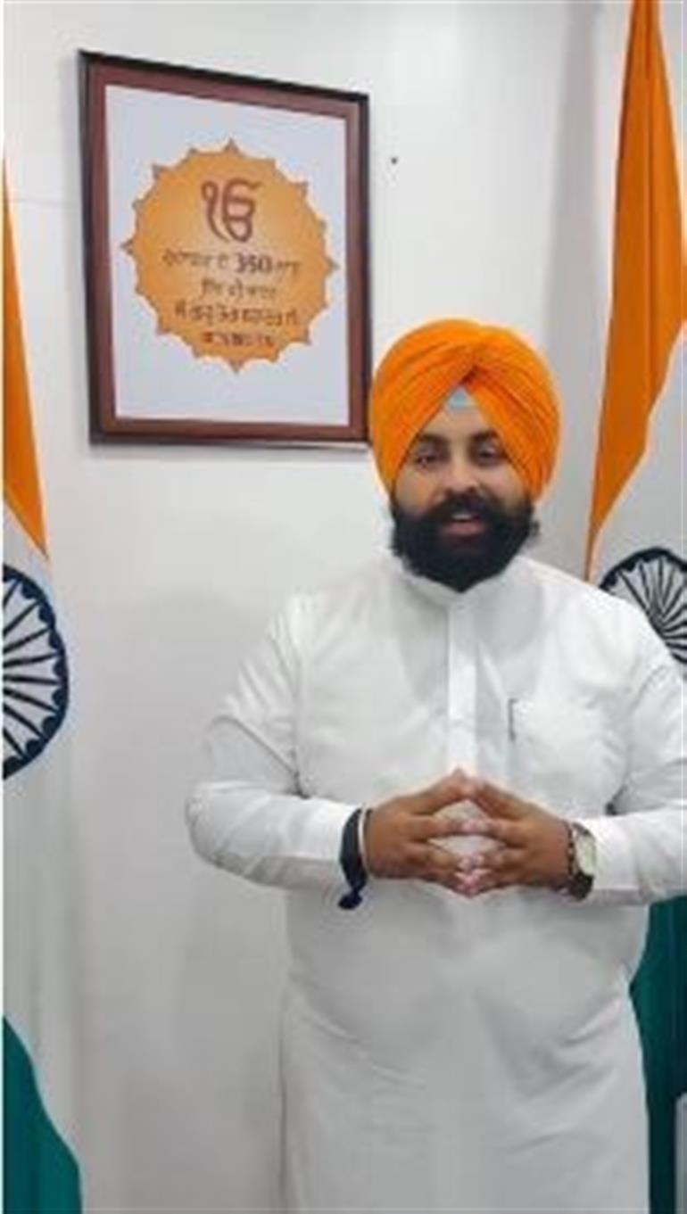 Harjot Singh Installs Logo of 350th Martyrdom Anniversary of Sri Guru Tegh Bahadur Sahib Ji at his office
