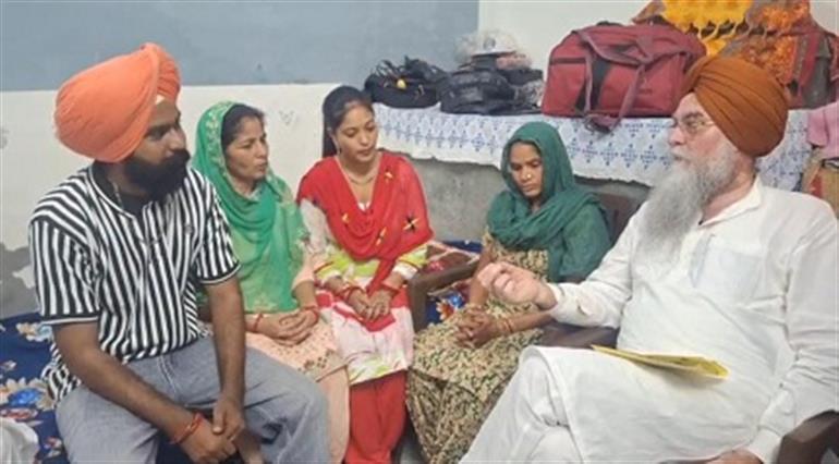 Speaker hands over ex-gratia amount of Rs. 4 lakh to deceased Labourer Panna Lal’s Family, Kotkapura