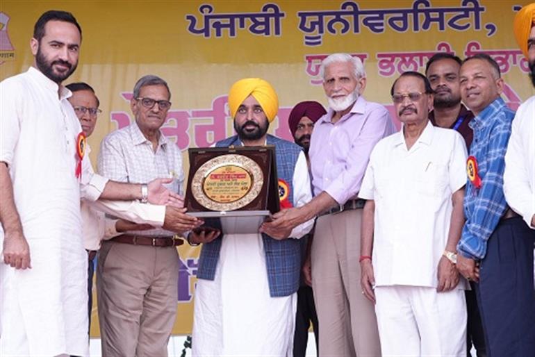 CM bats for Channelizing unbounded Energy of youth in a Positive direction through the Youth Festivals