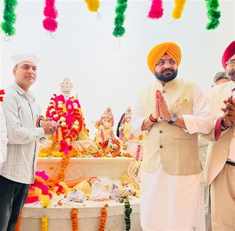 Cabinet Minister Sond exhorts people to follow path shown by Lord Vishwakarma Ji