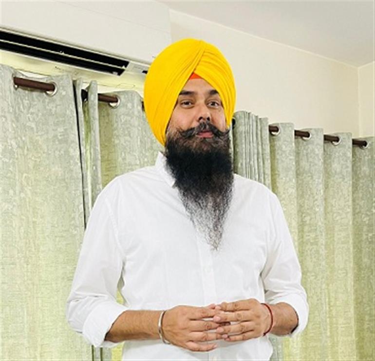‘AAP’ MP Malvinder Kang slams PU administration