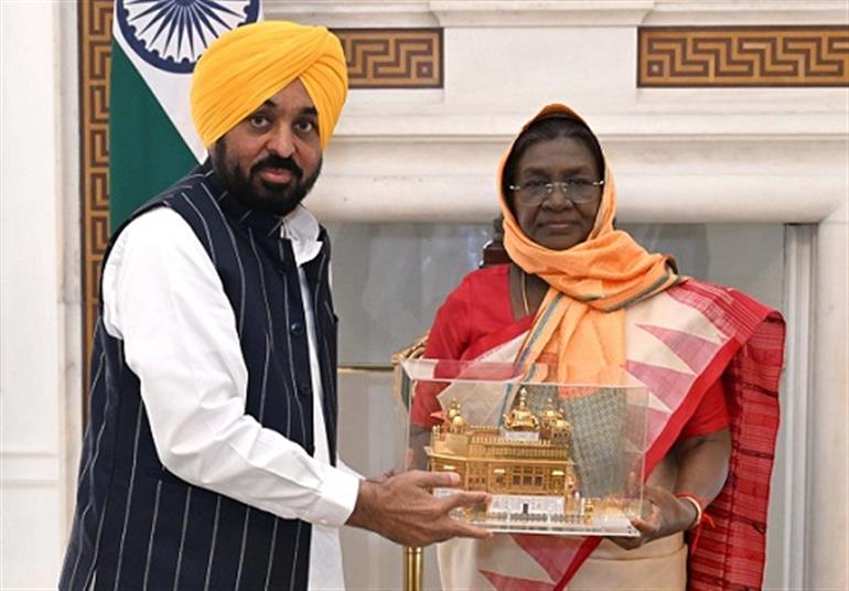 Mann invites President Murmu to participate in events to commemorate 350th Martyrdom day of Sri Guru Tegh Bahadur Ji
