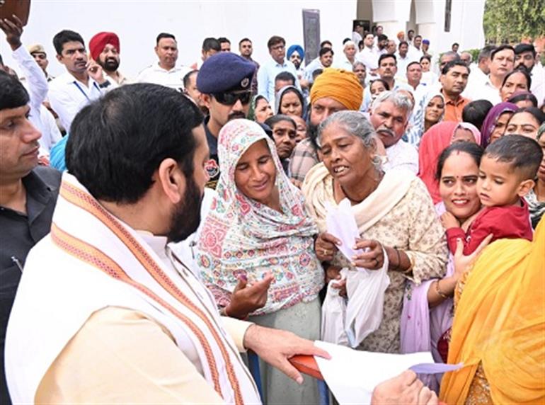 It is Govt’s Responsibility to Resolve Problems of Citizens: Saini