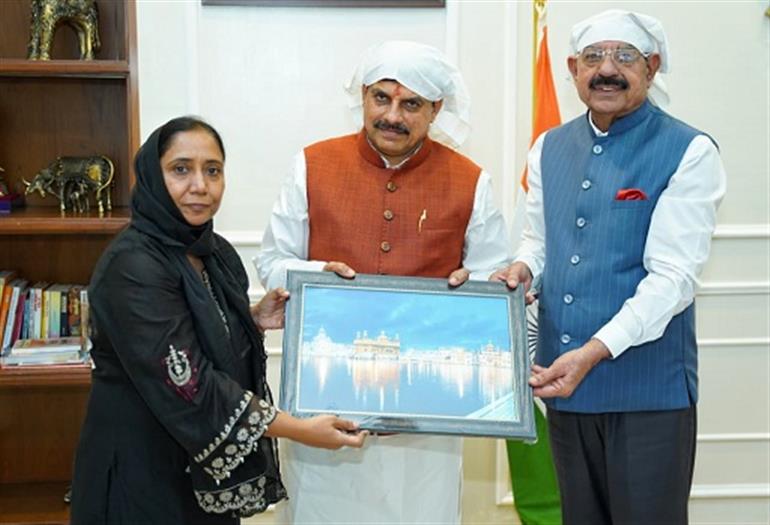 Baljit Kaur & Mohinder Bhagat extend invitation to MP CM