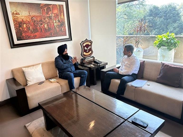 Jasvir Singh Garhi meets DGP Gaurav Yadav