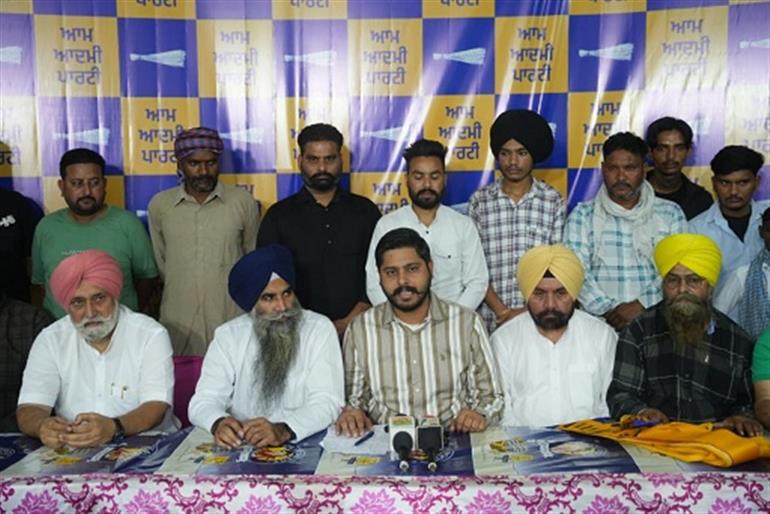Akali Dal suffers another jolt ahead of Tarn Taran by-election as prominent families join AAP