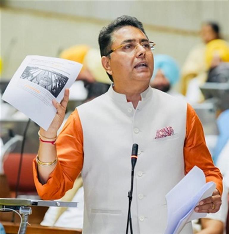 Aman Arora Strongly Condemns Lathi Charge on Students and Journalists at PU