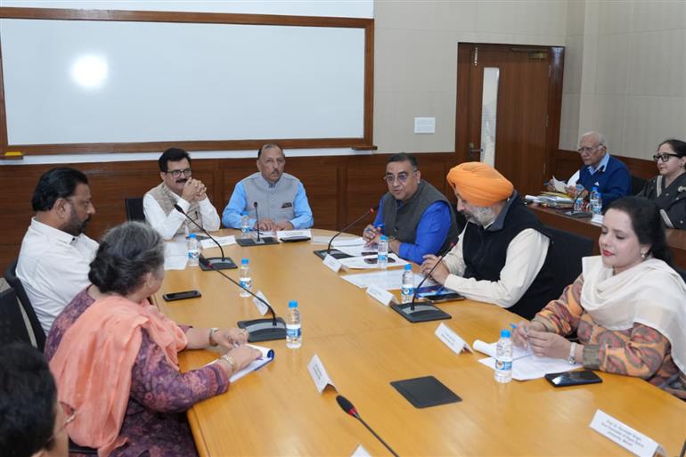 Need for nutrition huts emphasized at school & village panchayat level to percolate message at grassroots