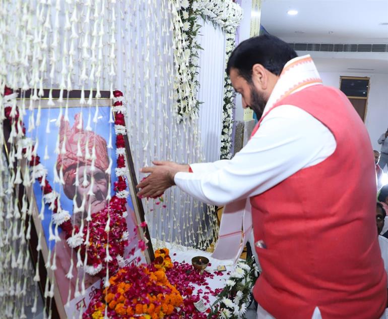 Chief Minister Pays Tribute to Late Shri Jaipal Gautam