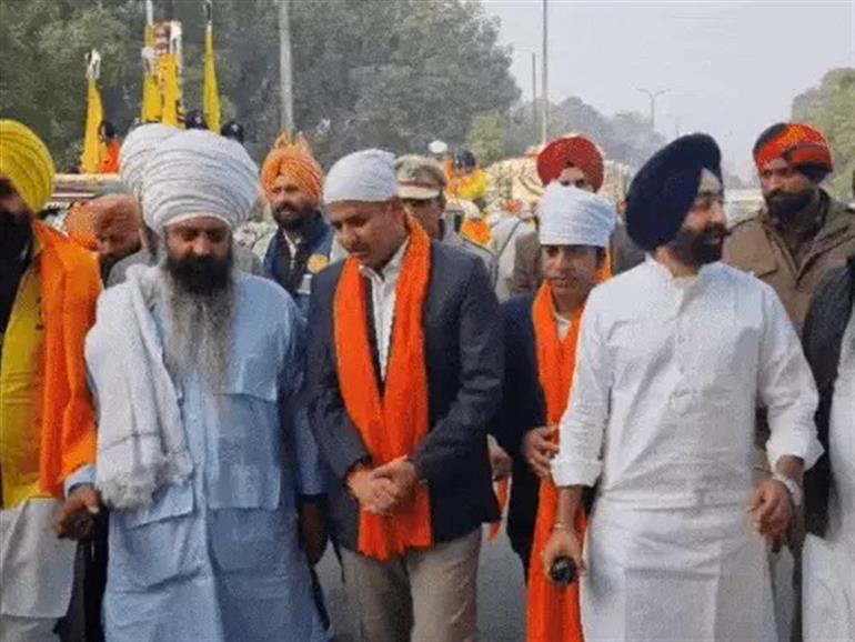Grand Welcome for Nagar Kirtan in Jalandhar; 11 Traffic Routes Diverted, Schools and Colleges Given Half-Day Leave 