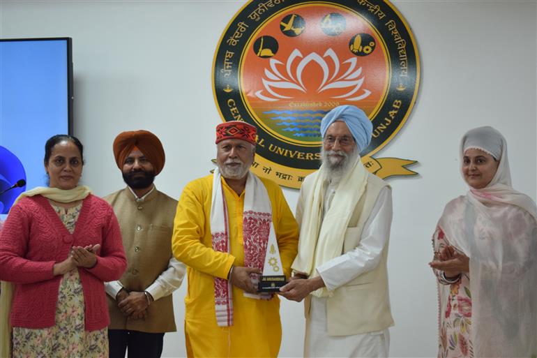 Special Lecture on the Martyrdom of Guru Tegh Bahadur Ji Delivered by Prof. Mann at CU