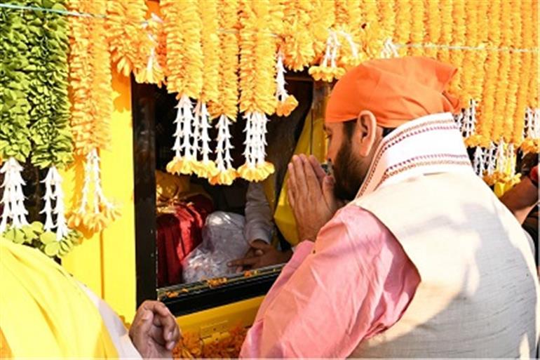 CM Saini Welcomes Sheesh Marg Yatra in Chandigarh