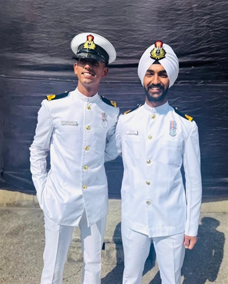 MRSAFPI cadets Parasdeep & Yuvraj commissioned as Indian Navy officers