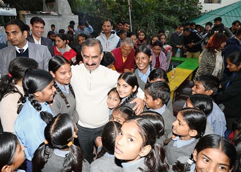 CM interacts with students of Tong-len School in Dharamshala