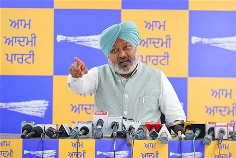 Congress should put up a menu board showing rates for posts : Cheema