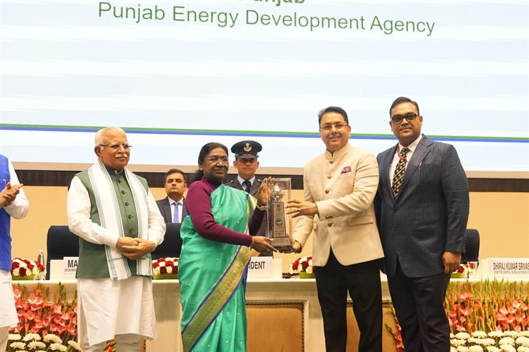 President Droupadi Murmu honours Energy Minister Aman Arora for excellence in energy efficiency 