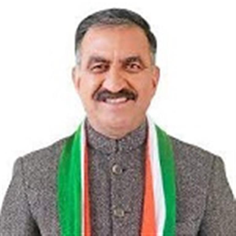 Chief Minister congratulates Seema on winning gold medal