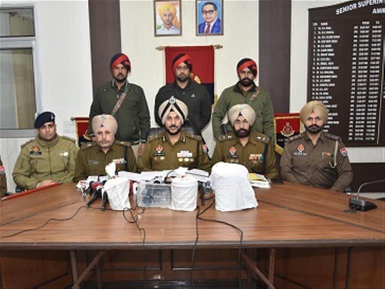 Heroin-Ice supply chain dismantled; Seven held with 4Kg Heroin, one kg ICe and one Glock Pistol