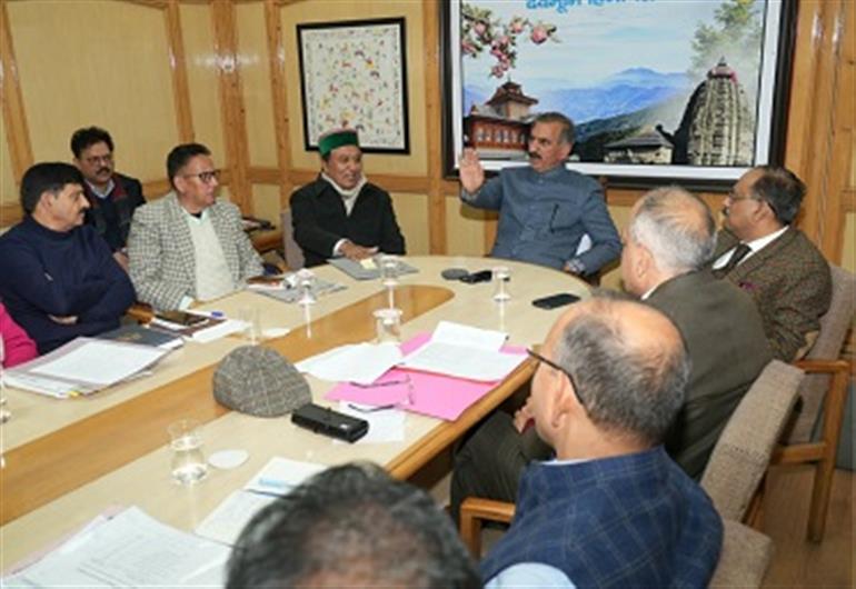 Himachal : CM directs speedy disposal of pending land related cases