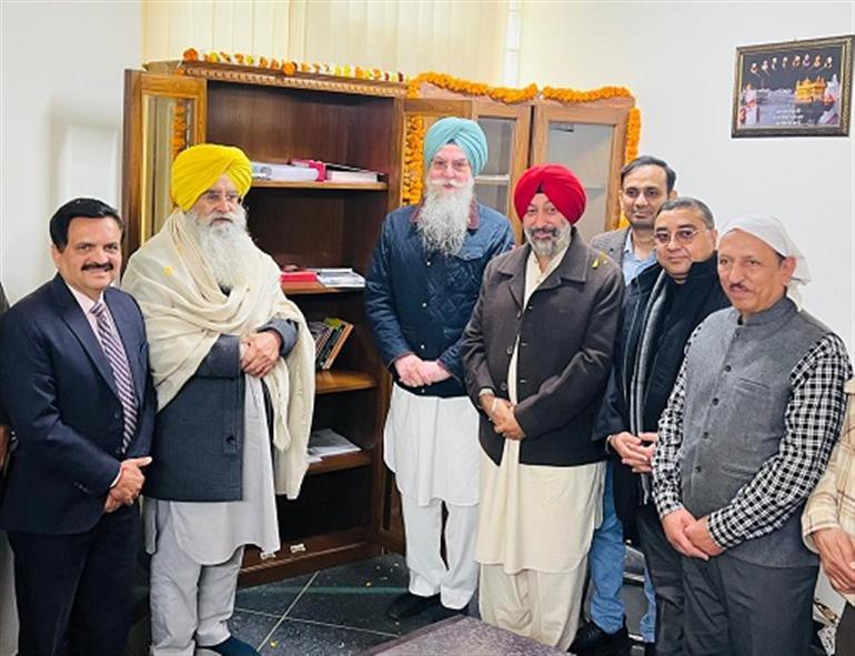 Speakar Sandhwan & Gurmeet Khuddian inaugurate new library of PSFC 