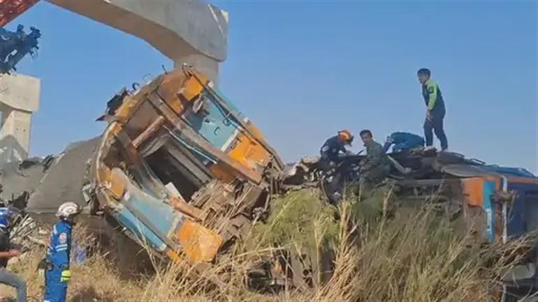 Passenger Train Hit by Falling Crane in Thailand, 32 Killed, 67 Injured 
