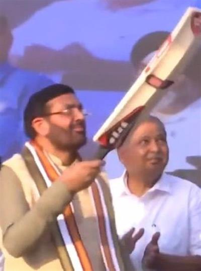 Haryana CM Inaugurates Chandigarh Street Cricket Tournament, Sends Anti-Drug Message with Bat Swing