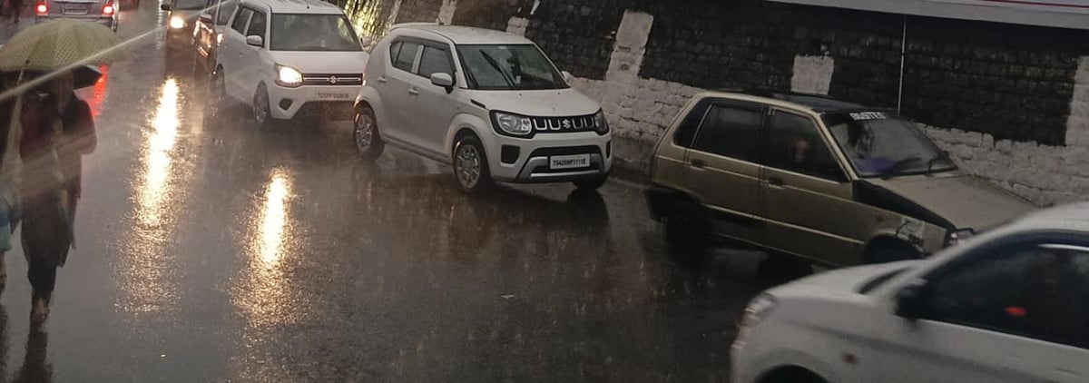 Heavy showers in Shimla Bring Sudden Chill