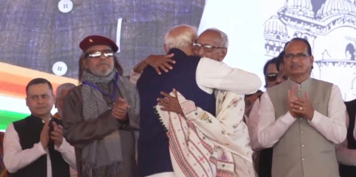 Mithun Chakraborty’s Dark Glasses Steal Spotlight at Suvendu Adhikari’s Swearing-In Ceremony