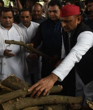 Prateek Yadav Cremated in Lucknow; Akhilesh Yadav, Shivpal Yadav Attend Final Rites