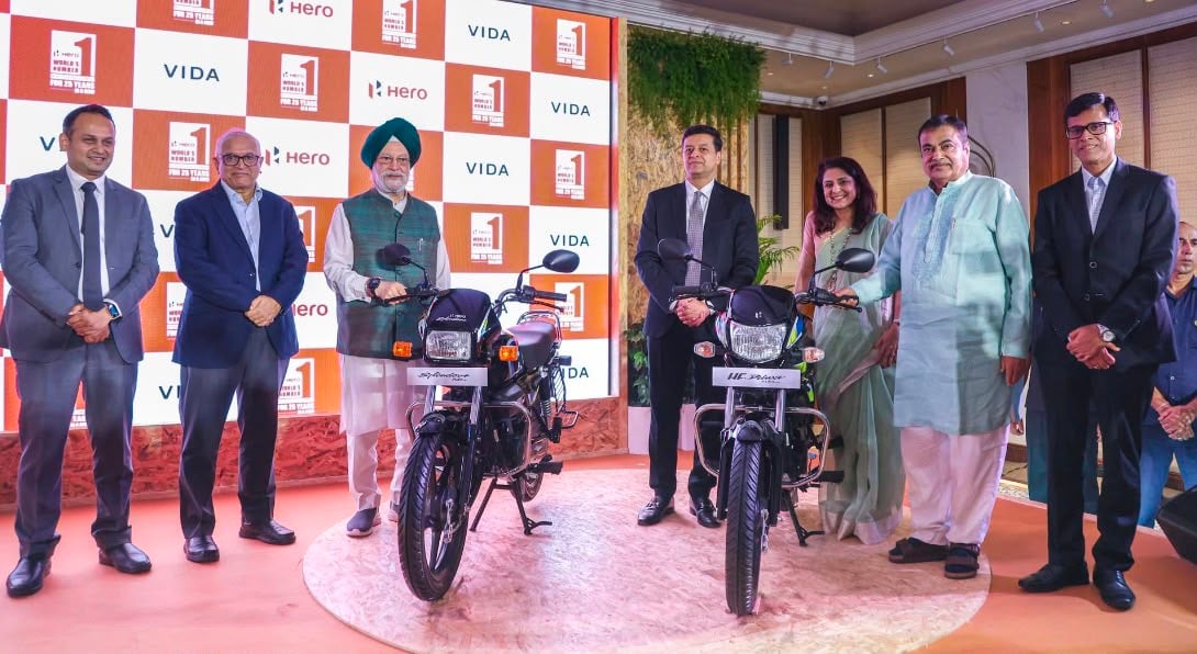 Nitin Gadkari Launches India’s First Flex-Fuel Motorcycles in Popular 100cc Segment