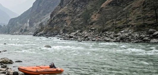 Heroic Rescue Turns Tragic in Kullu: Punjab Youth Dies After Saving Two Friends from Beas River