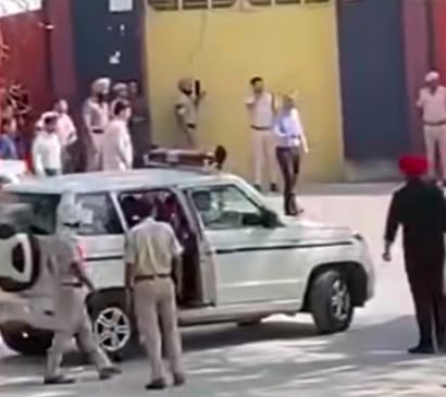 Kejriwal, CM Mann Visit Ambala Jail to Meet Arrested Party Leader Deepak Singla