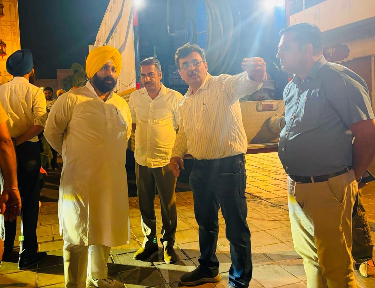 Harjot Singh Bains Leads Night Sweep to Keep Amritsar Spotless