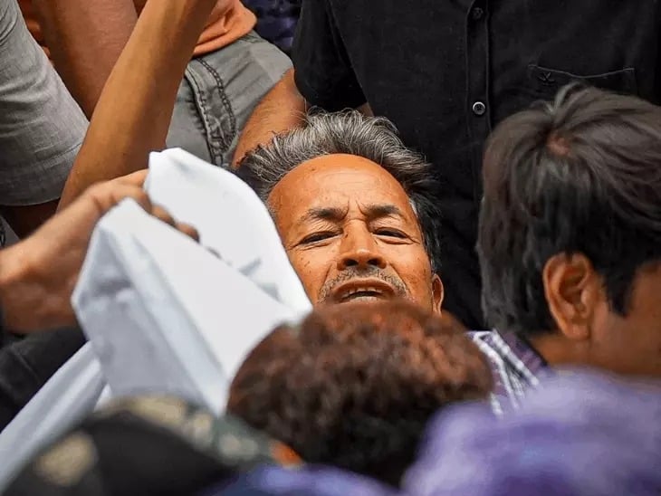 Sonam Wangchuk hospitalised on 21st Day of Hunger Strike at Jantar Mantar