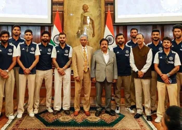 Team India Receives Warm Welcome in London Ahead of Lord’s Decider