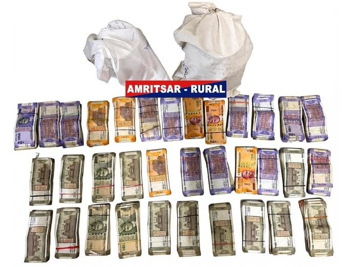 Amritsar Rural Police Smash Two Drug Cartels, seize 6.582 Kg Heroin and ₹9.9 Lakh Drug Money